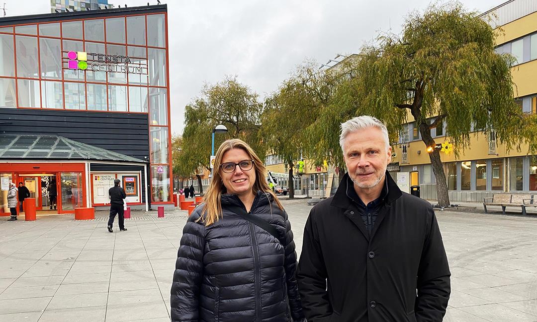 Åsa Steen, förvaltningschef på Svenska Bostäder och föreningens ordförande och Ulf Malm, vd Fastighetsägare i Järva.